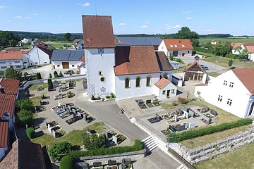 Pfarrkirche St. Luzia und Ottilia und Friedhof Weilheim