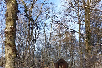 Besinnliche Einkehr beim Kreuzweg an der Brandkapelle Monheim