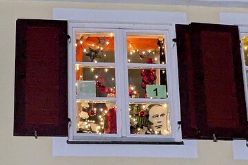 1 Adventskalender-Fenster 2024 - Kolping