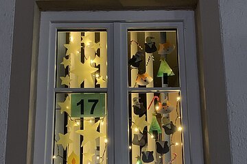 18 Adventskalender-Fenster 2024 - Waldkindergarten