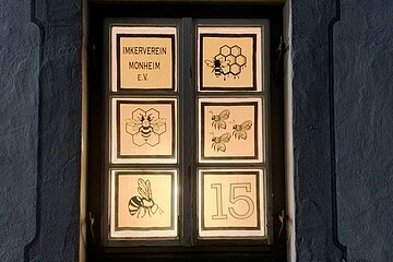 15 Adventskalender-Fenster 2024 - Imkerverein