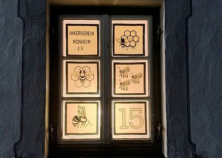 15 Adventskalender-Fenster 2024 - Imkerverein