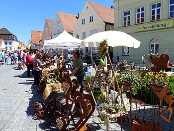 KunstHandWerkMarkt Monheim - Künstler präsentieren sich