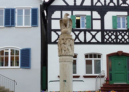 Osterschmuck am Stadtbrunnen 2022